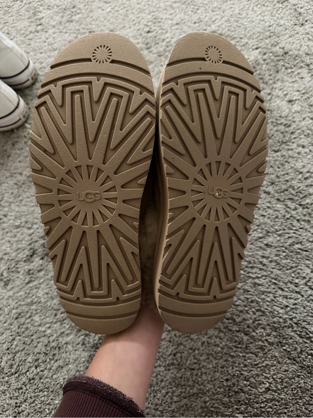 Ugg slippers - Picture 4 of 5